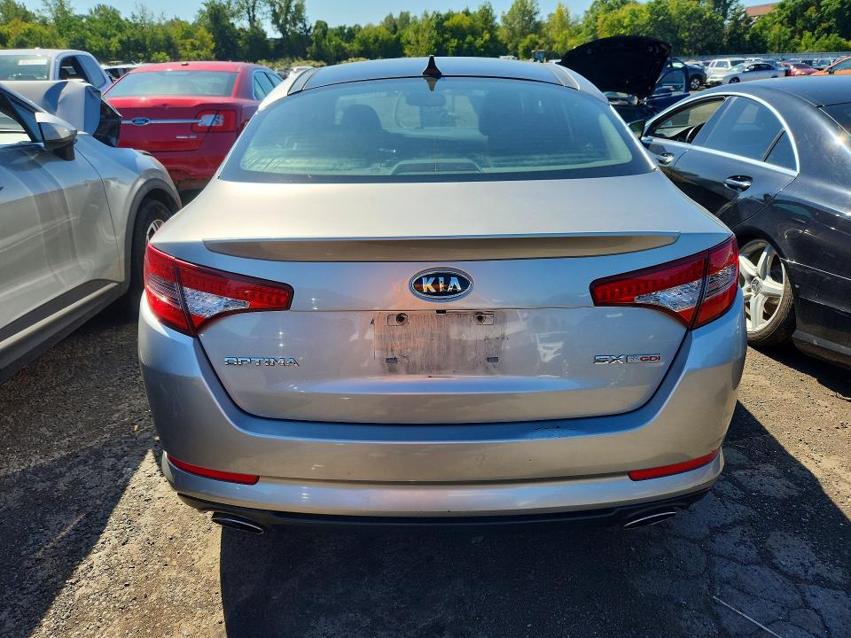 Фото 6 с аукциона – 2012 KIA OPTIMA с VIN 5XXGR4A69CG024122