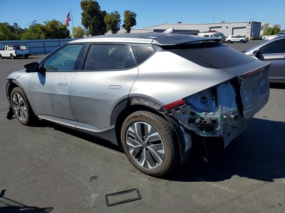 Photo 2 from auction – 2023 KIA EV6 with VIN KNDC34LA9P5150055