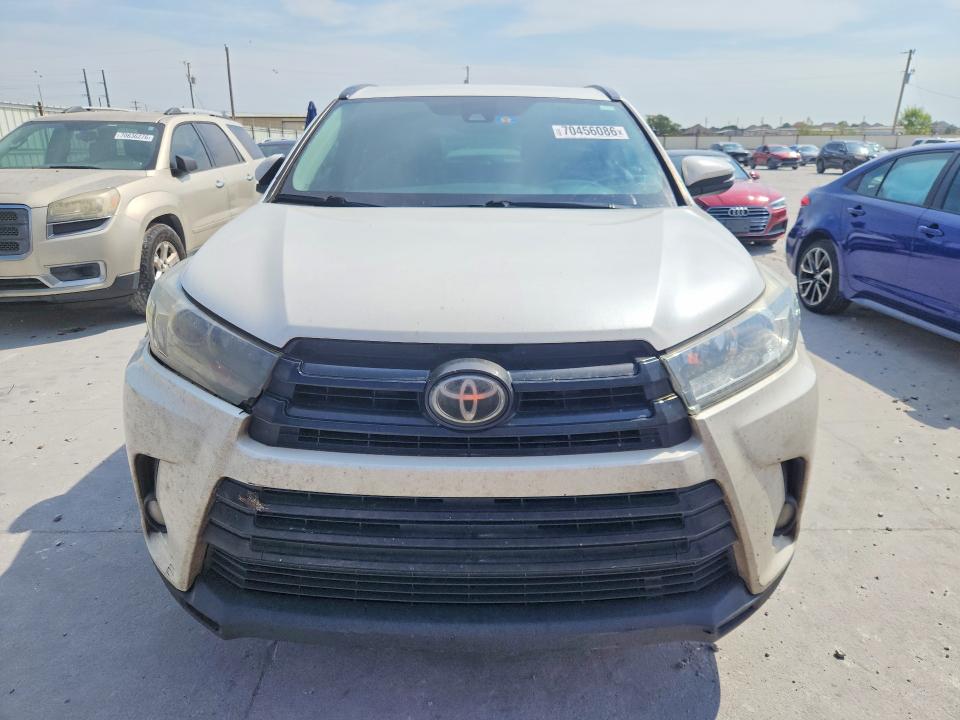 Photo 5 from auction – 2017 TOYOTA HIGHLANDER with VIN 5TDKZRFH4HS507945