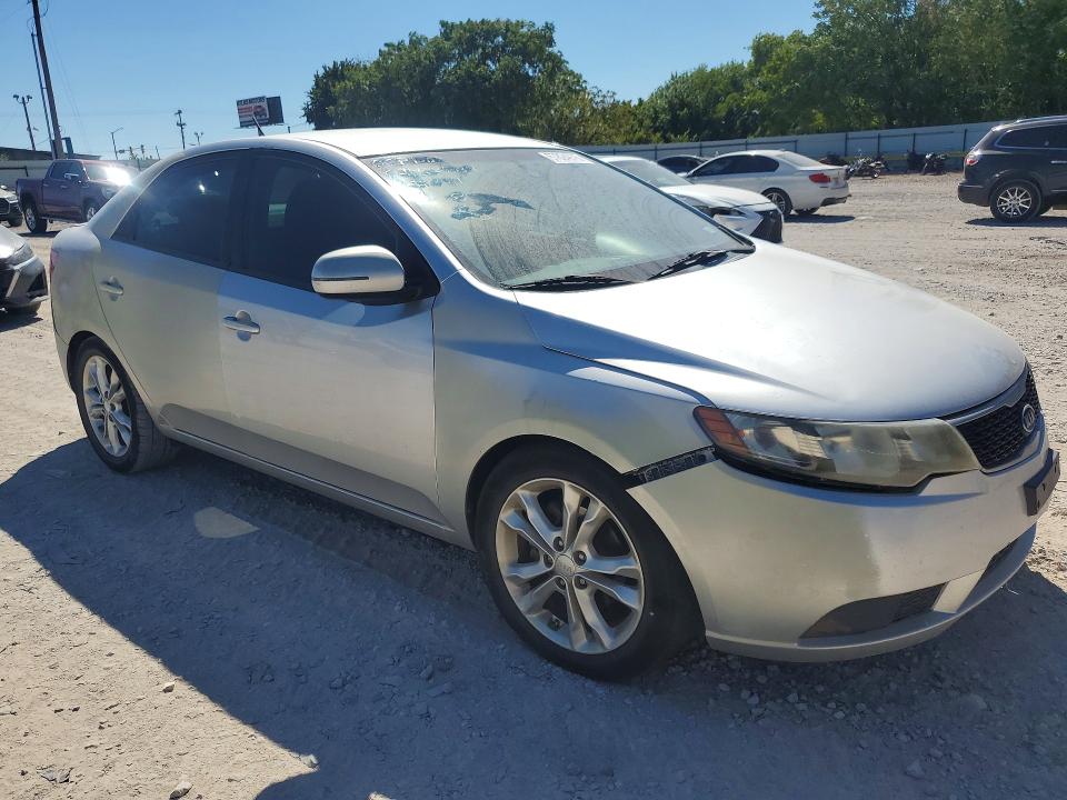Foto 4 de la subasta – 2011 KIA FORTE con VIN KNAFU4A24B5352961