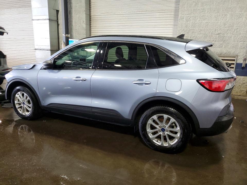 Photo 2 from auction – 2022 FORD ESCAPE with VIN 1FMCU9G69NUA82662