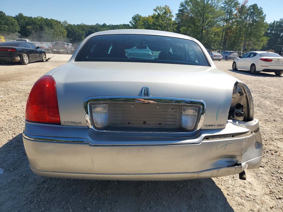 Снимка 6 от търг – 2007 LINCOLN TOWN CAR с VIN 1LNHM81W37Y639148