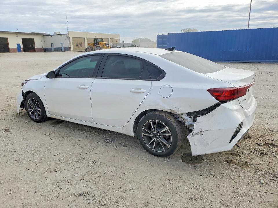 Photo 2 from auction – 2022 KIA FORTE with VIN 3KPF24AD4NE431047