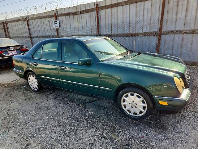 Foto 4 de la subasta – 1996 MERCEDES-BENZ E con VIN WDBJF55F2TJ019255