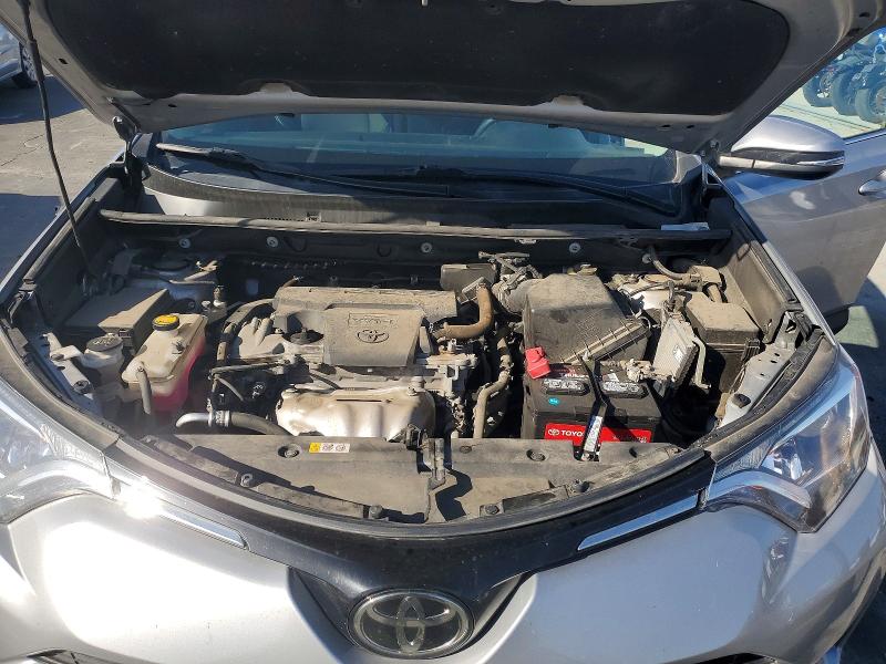 Photo 11 from auction – 2018 TOYOTA RAV4 with VIN 2T3WFREV3JW513614