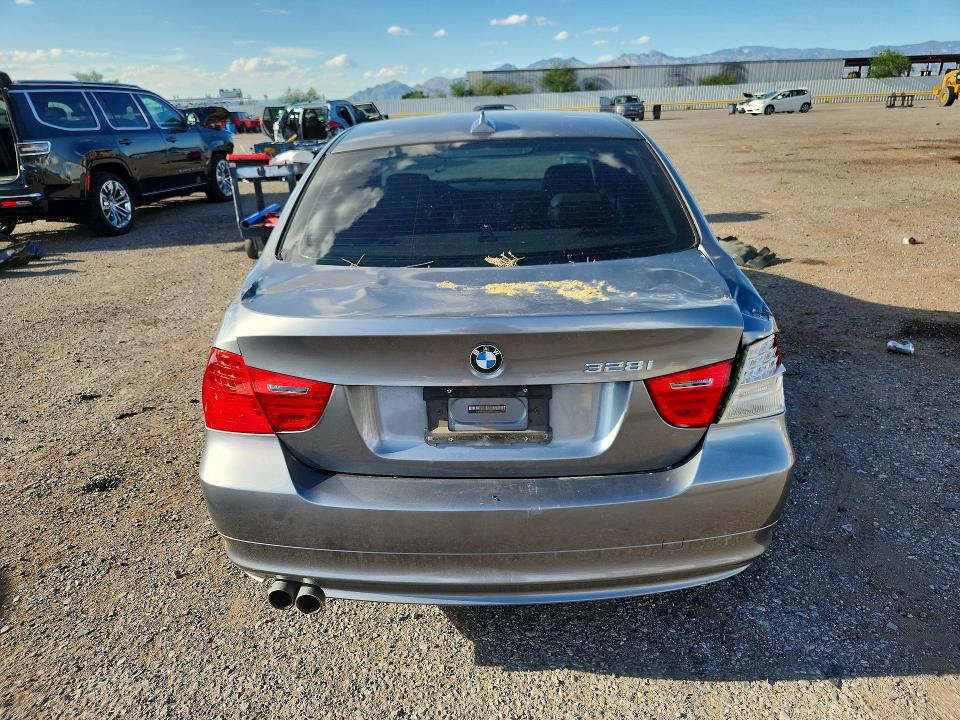 Photo 6 from auction – 2011 BMW 328 with VIN WBAPH5G54BNM72503