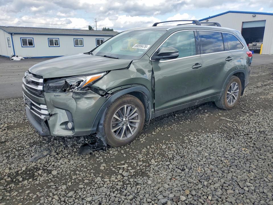 TOYOTA HIGHLANDER 2017 with VIN 5TDJZRFH5HS356528 - Photo from auction