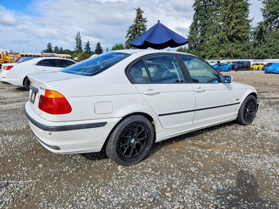 Photo 3 from auction – 2001 BMW 325 with VIN WBAAV33451FV02116