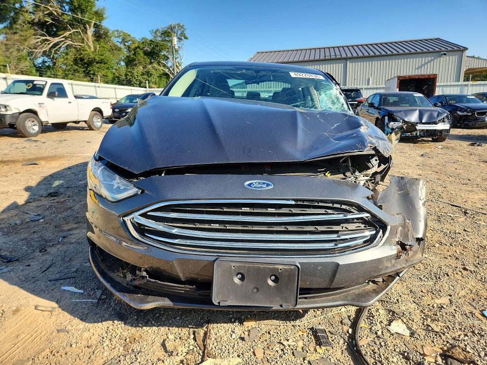 Снимка 5 от търг – 2017 FORD FUSION с VIN 3FA6P0G76HR103661