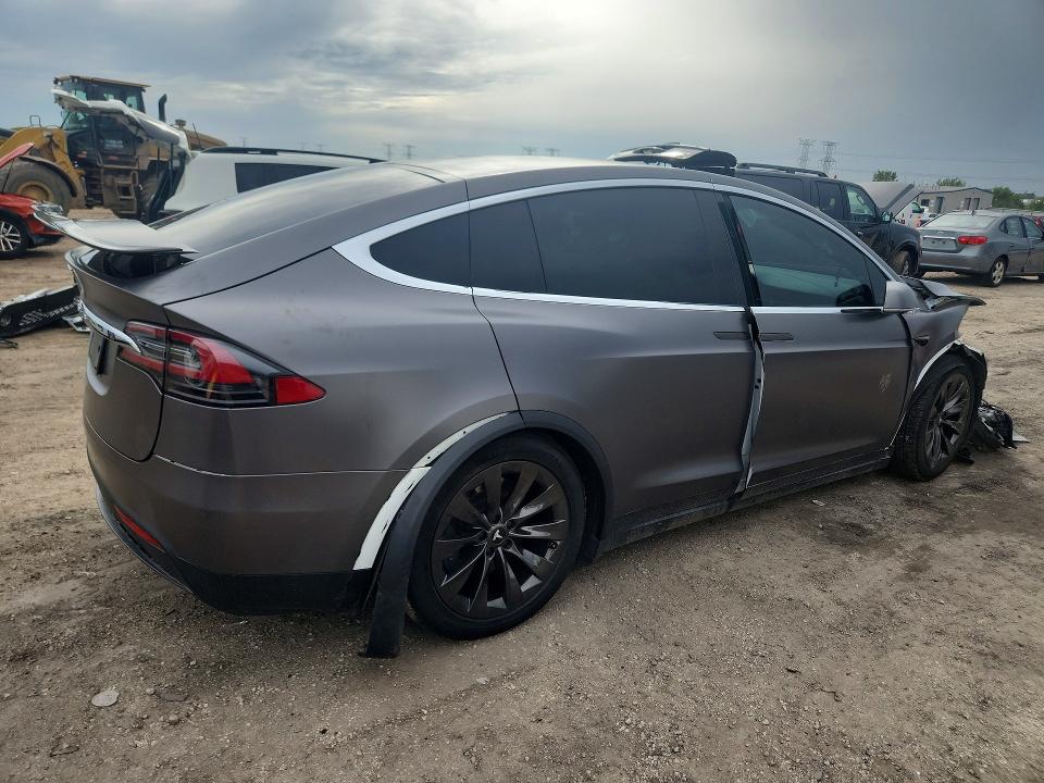 Фото 3 с аукциона – 2020 TESLA MODEL X с VIN 5YJXCAE20LF277145