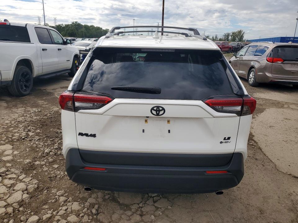 Photo 6 from auction – 2025 TOYOTA RAV4 with VIN JTMMWRFV0SD319658