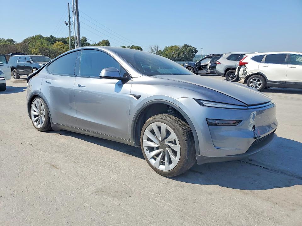 Фото 4 с аукциона – 2026 TESLA MODEL Y с VIN 7SAYGDED4TA586984