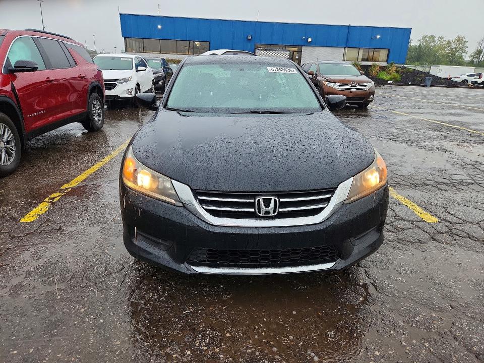 Photo 5 from auction – 2015 HONDA ACCORD with VIN 1HGCR2F33FA156201