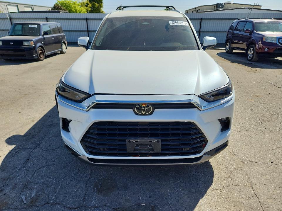 Снимка 5 от търг – 2024 TOYOTA GRAND HIGHLANDER с VIN 5TDAAAB52RS014489