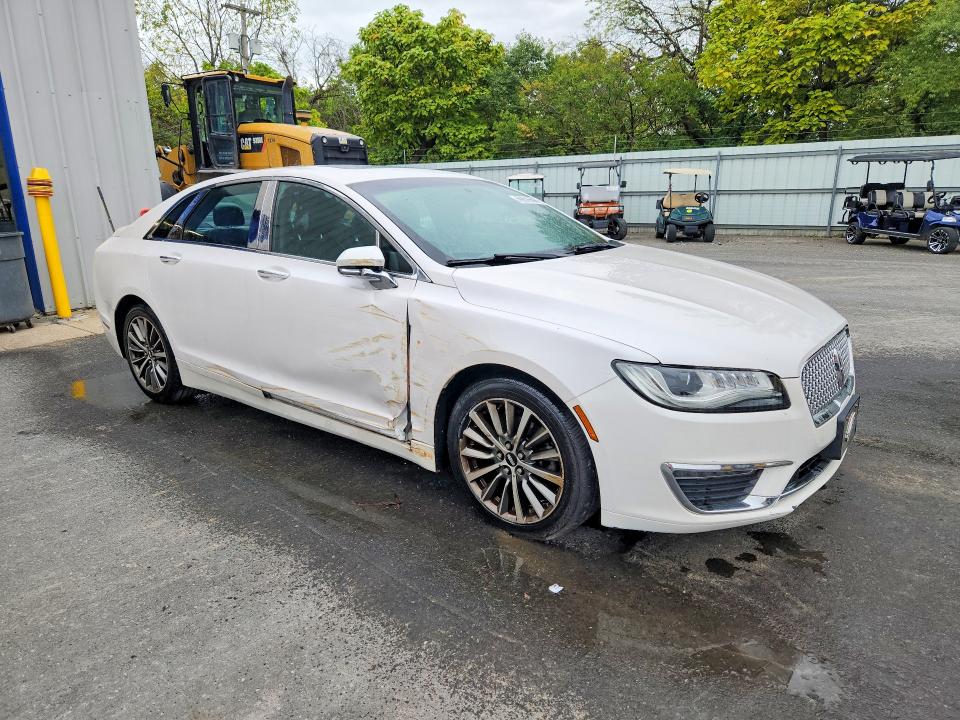 Photo 4 from auction – 2017 LINCOLN MKZ with VIN 3LN6L5D95HR600477