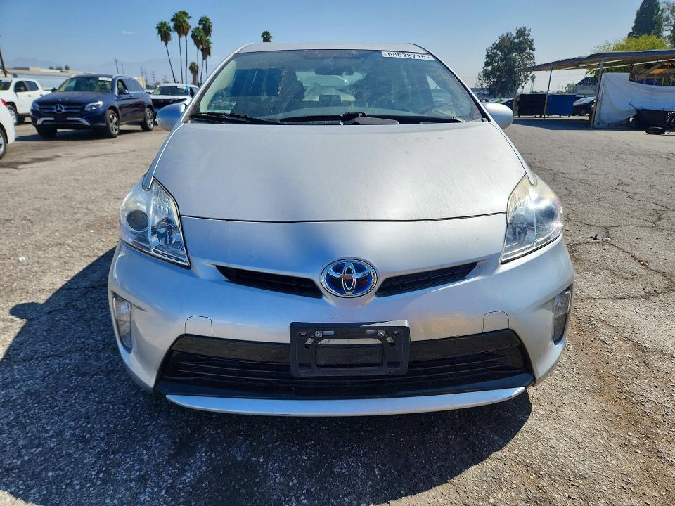 Photo 5 from auction – 2015 TOYOTA PRIUS with VIN JTDKN3DU8F0425676
