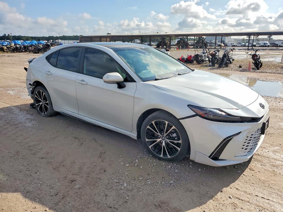 Photo 4 from auction – 2025 TOYOTA CAMRY with VIN 4T1DAACK5SU098208