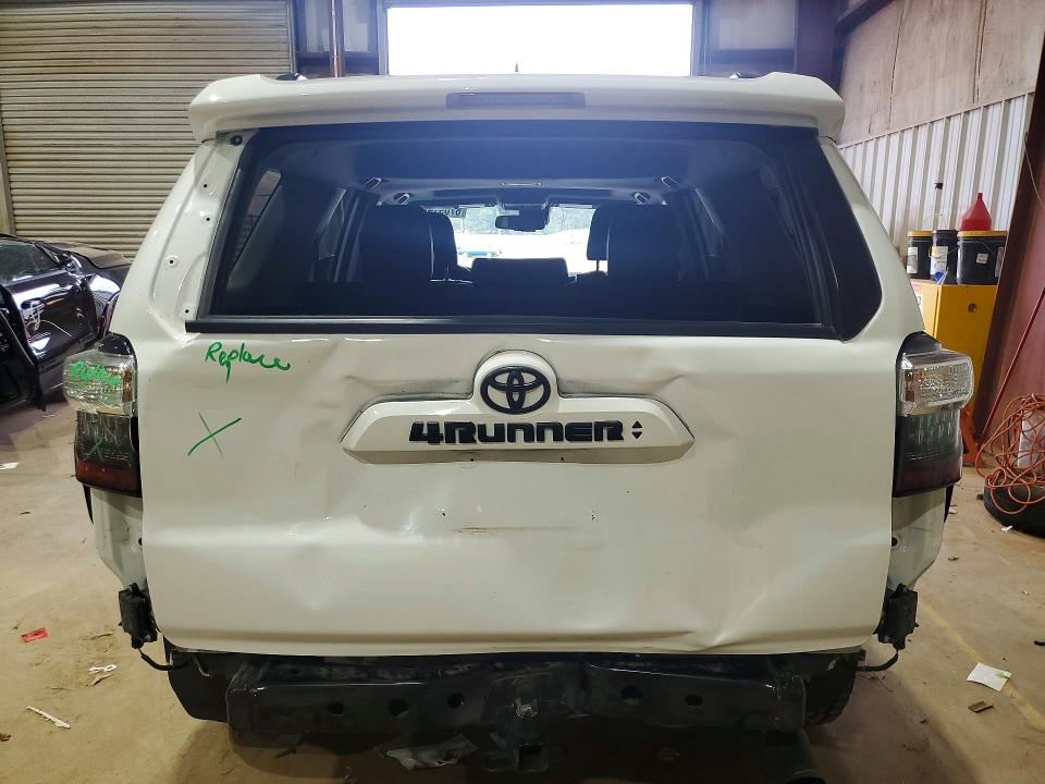 Снимка 6 от търг – 2022 TOYOTA 4RUNNER с VIN JTEFU5JR8N5269622