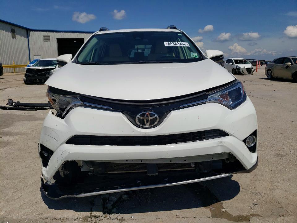 Photo 5 from auction – 2017 TOYOTA RAV4 with VIN JTMWFREVXHJ710403