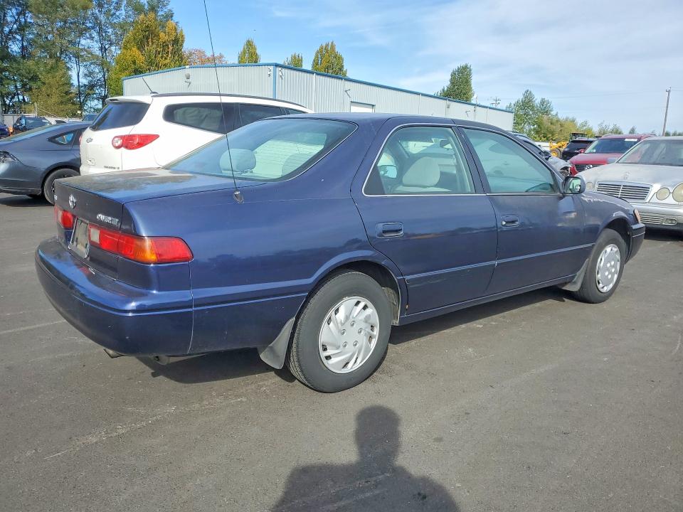 Photo 3 from auction – 1997 TOYOTA CAMRY with VIN 4T1BG22KXVU120740