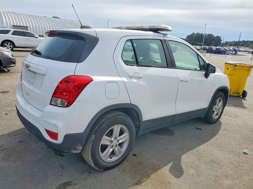 Photo 3 from auction – 2020 CHEVROLET TRAX with VIN 3GNCJKSBXLL342252