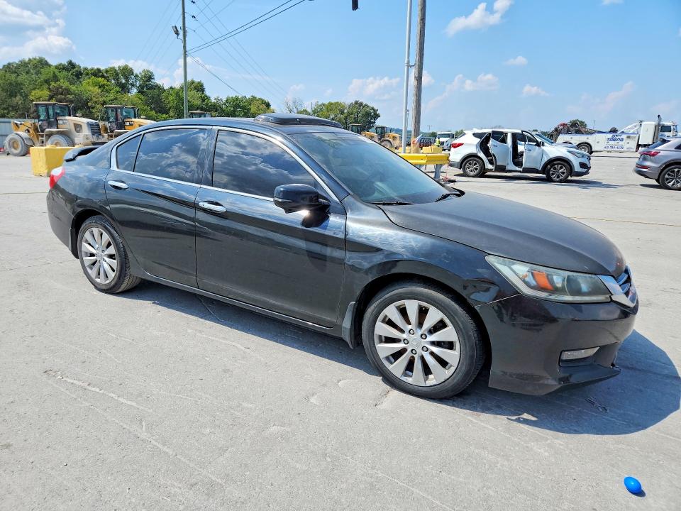 Photo 4 from auction – 2014 HONDA ACCORD with VIN 1HGCR3F87EA011369