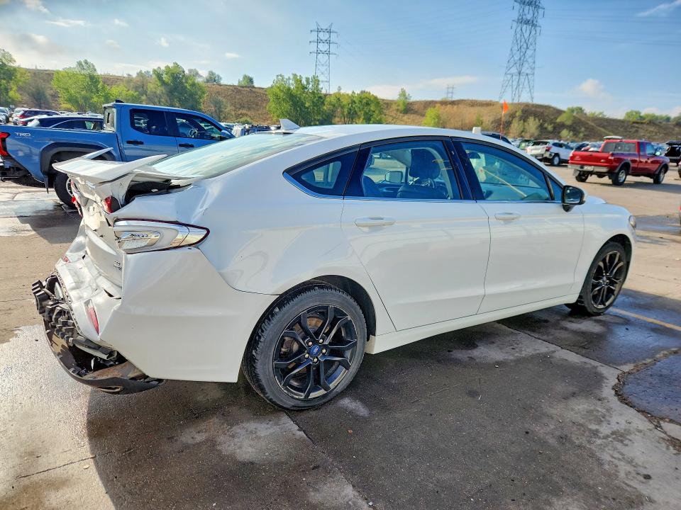 Photo 3 from auction – 2019 FORD FUSION with VIN 3FA6P0T97KR145139