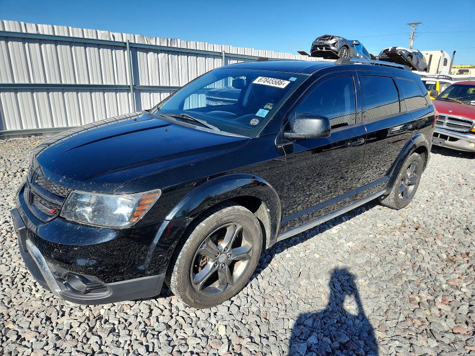 DODGE JOURNEY 2015 مع رقم تعريف المركبة 3C4PDCGBXFT727590 - صورة من المزاد