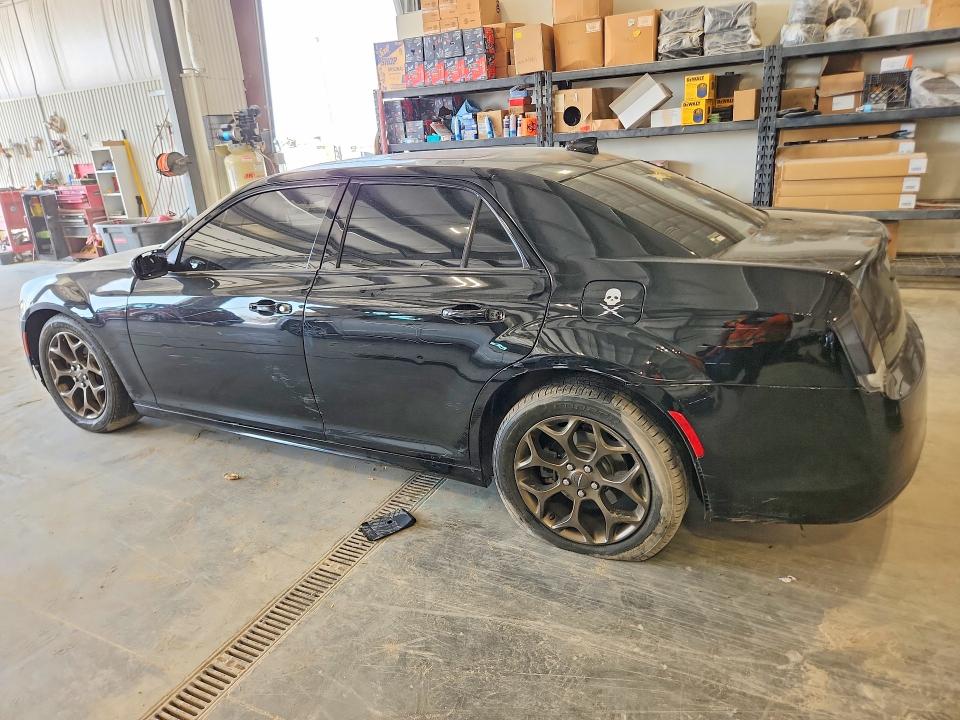 Photo 2 from auction – 2016 CHRYSLER 300 with VIN 2C3CCAGG4GH270582