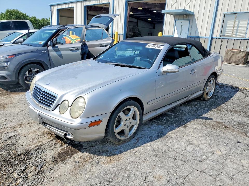 2002 MERCEDES-BENZ CLK