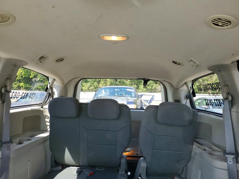 Photo 10 from auction – 2010 CHRYSLER TOWN & COUNTRY with VIN 2A4RR2D19AR351826