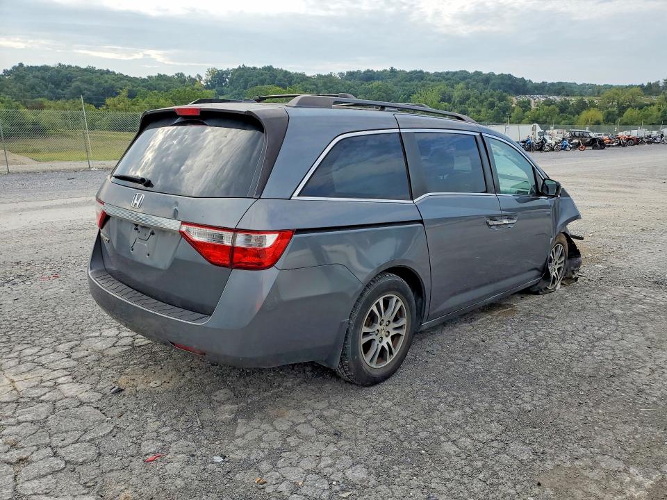 Photo 3 from auction – 2011 HONDA ODYSSEY with VIN 5FNRL5H6XBB020085