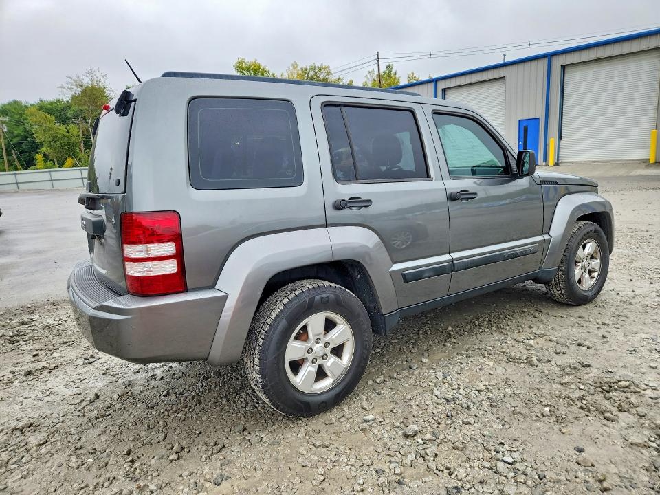 Photo 3 from auction – 2012 JEEP LIBERTY with VIN 1C4PJMAK1CW209638