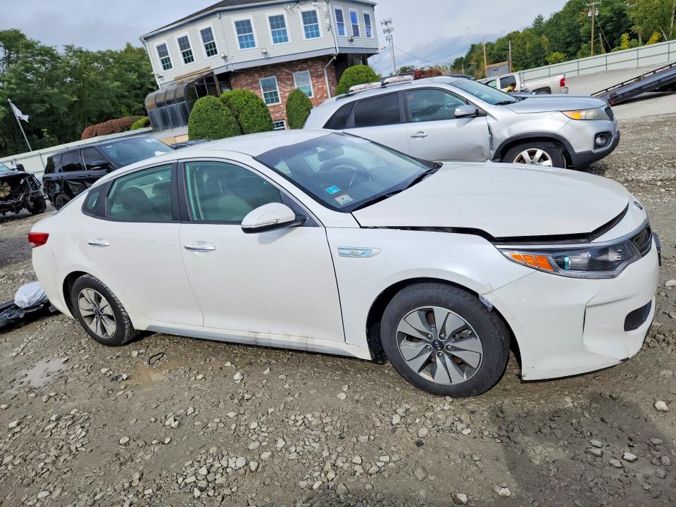 Photo 4 from auction – 2017 KIA OPTIMA with VIN KNAGT4LE9H5016861