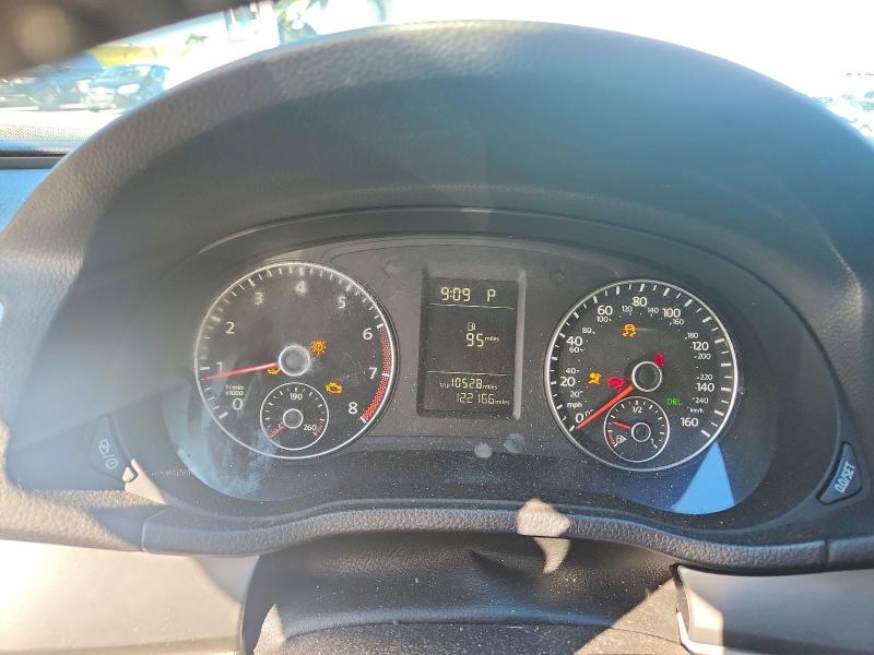 Photo 9 from auction – 2014 VOLKSWAGEN PASSAT with VIN 1VWAT7A34EC027668