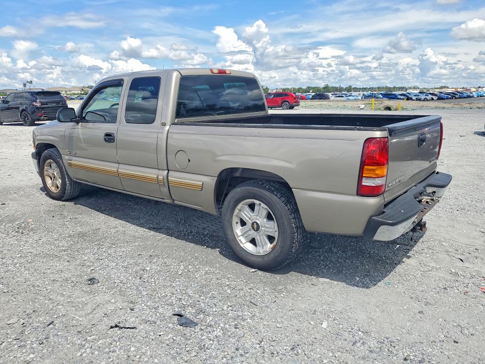Photo 2 from auction – 2002 CHEVROLET SILVERADO with VIN 2GCEC19T921242745