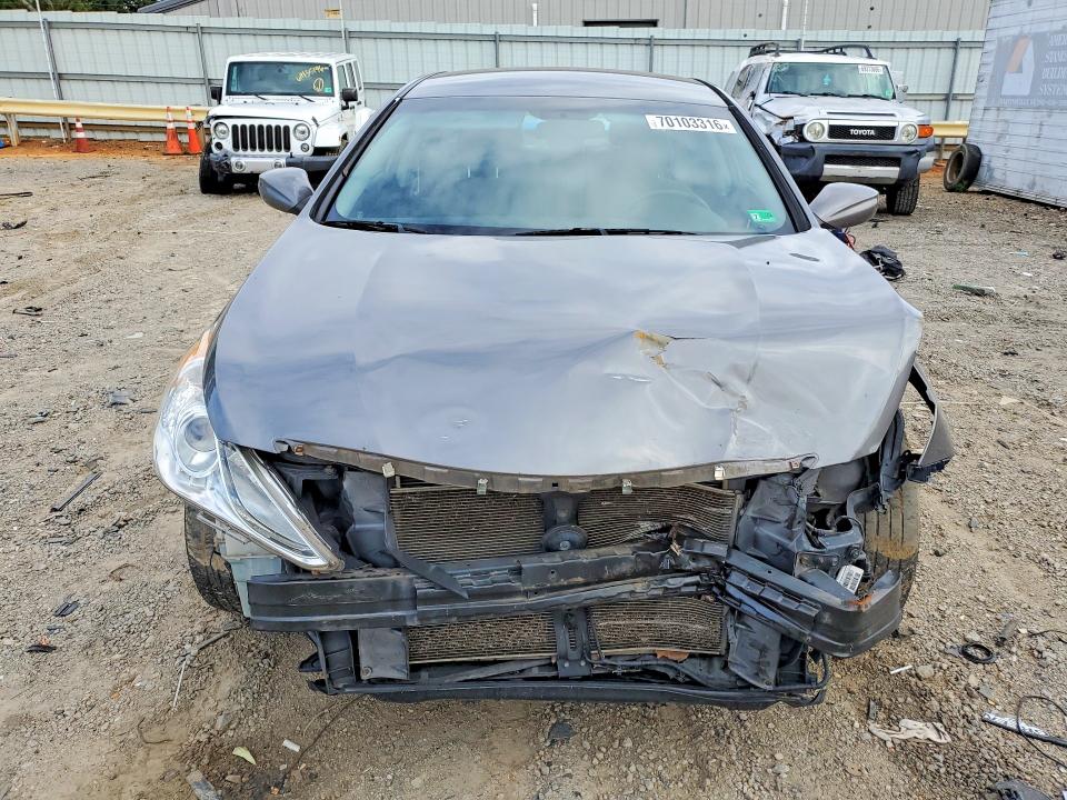 Снимка 5 от търг – 2011 HYUNDAI SONATA с VIN 5NPEB4AC2BH044524