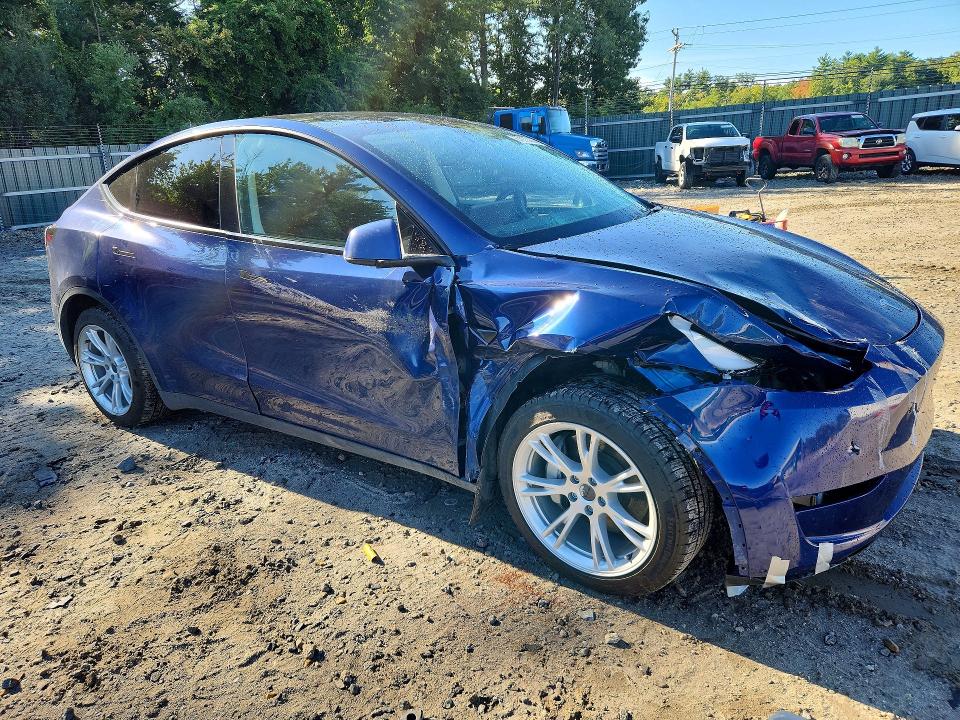 Снимка 4 от търг – 2023 TESLA MODEL Y с VIN 7SAYGDEE6PF889637