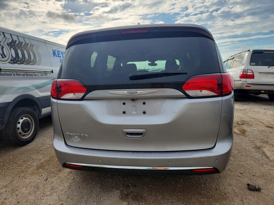 Снимка 6 от търг – 2018 CHRYSLER PACIFICA с VIN 2C4RC1BG3JR277439