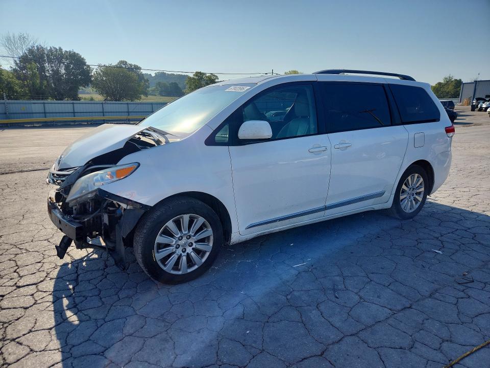 Photo 1 from auction – 2014 TOYOTA SIENNA with VIN 5TDDK3DC1ES079488