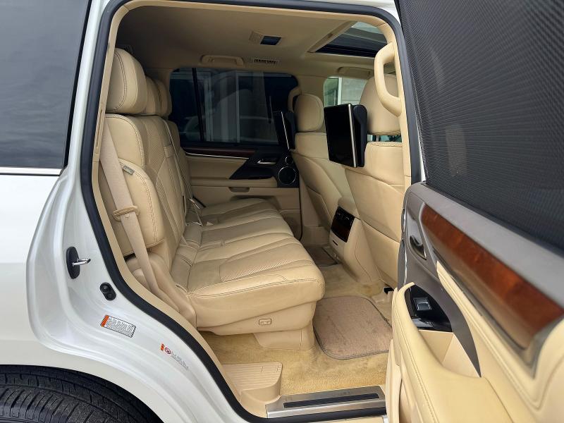 Photo 6 from auction – 2016 LEXUS LX with VIN JTJHY7AX3G4213685