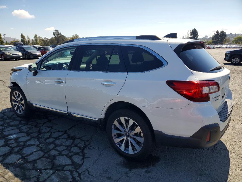 Photo 2 from auction – 2019 SUBARU OUTBACK with VIN 4S4BSETCXK3209362