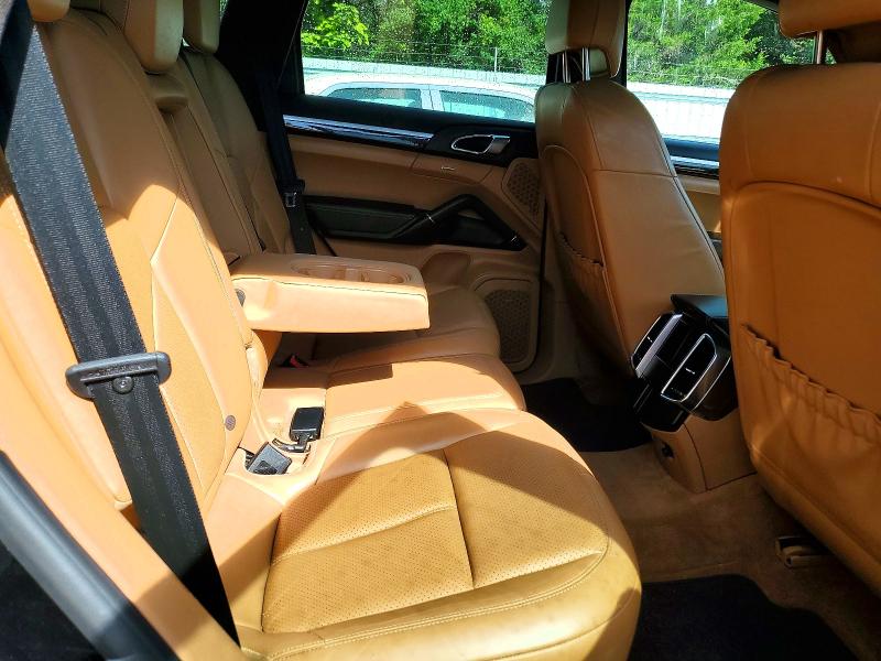 Photo 11 from auction – 2013 PORSCHE CAYENNE with VIN WP1AD2A22DLA79243