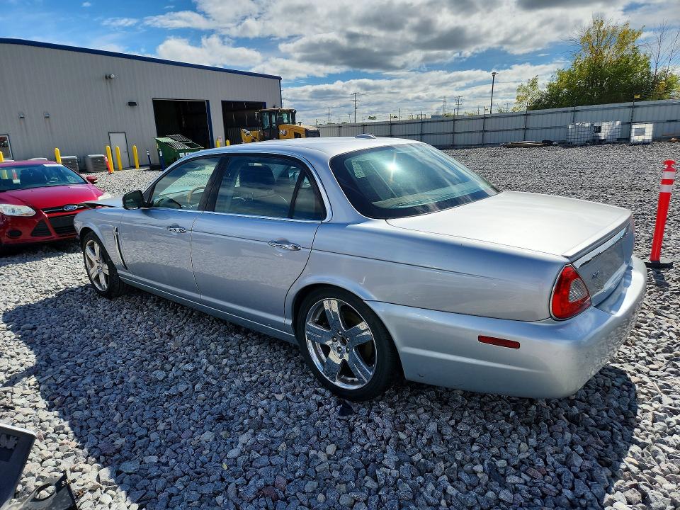 Zdjęcie 2 z aukcji – 2008 JAGUAR XJ z VIN SAJWA82B68SH22436