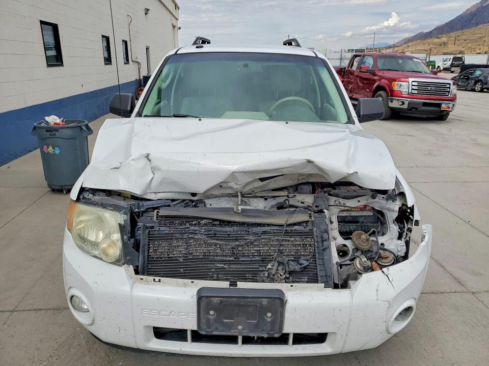 Photo 5 from auction – 2011 FORD ESCAPE with VIN 1FMCU5K32BKA15611