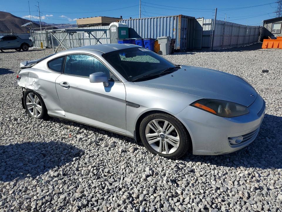Photo 4 from auction – 2008 HYUNDAI TIBURON with VIN KMHHM66D08U292365