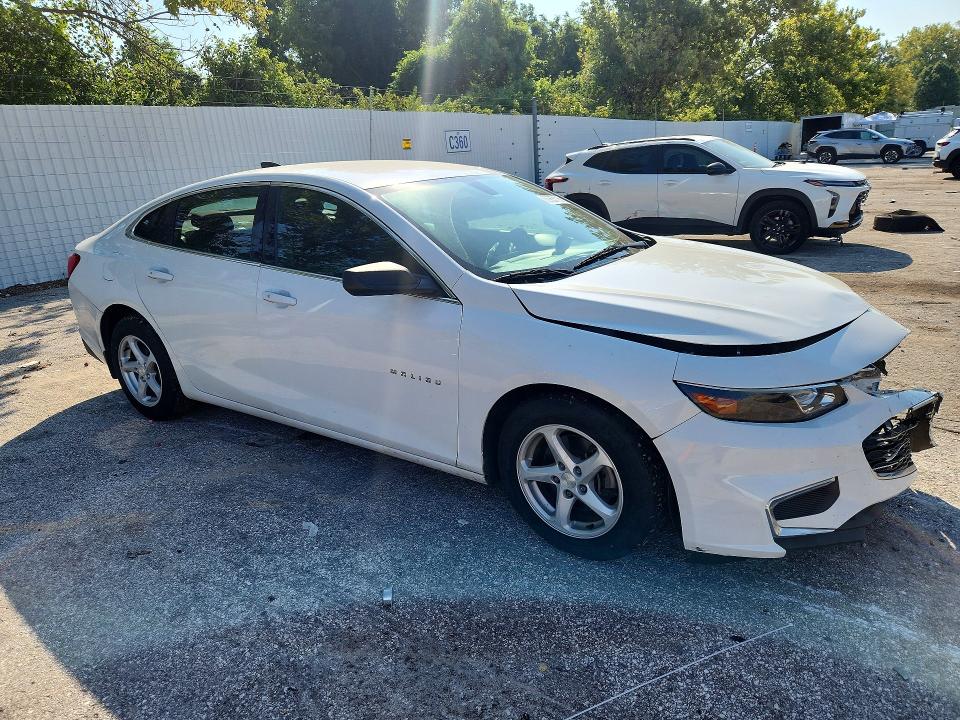 Photo 4 from auction – 2017 CHEVROLET MALIBU with VIN 1G1ZB5STXHF250479