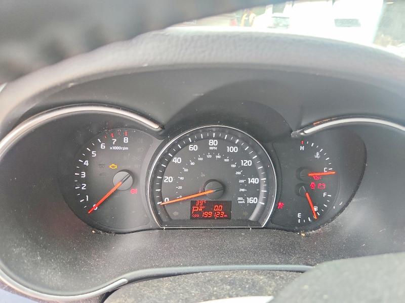 Снимка 9 от търг – 2015 KIA SORENTO с VIN 5XYKT4A67FG577296