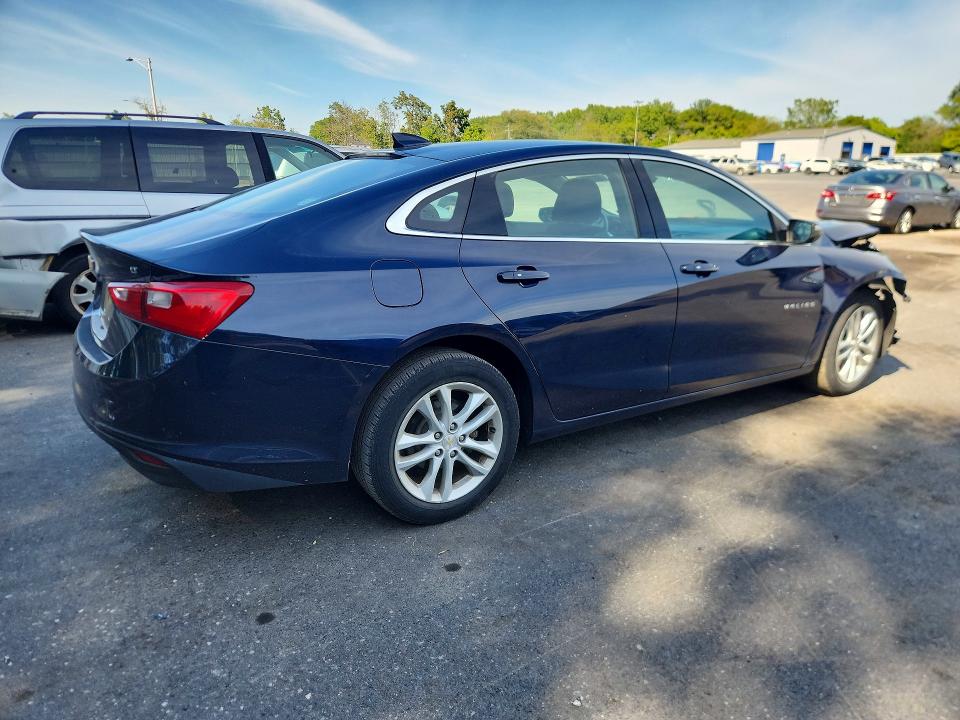 Photo 3 from auction – 2018 CHEVROLET MALIBU with VIN 1G1ZD5ST5JF128192