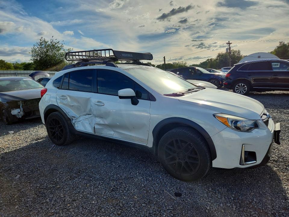Photo 4 from auction – 2017 SUBARU CROSSTREK with VIN JF2GPADC5HH224223